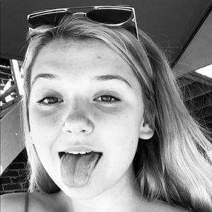 Meet your Posher, Mackenzie